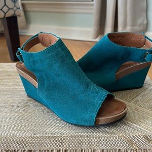 Mark Jenkins teal suede peep toe sandals.
